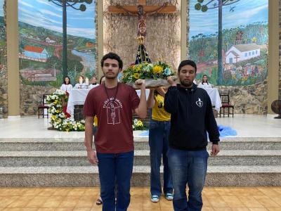 Padre Joaquim preside o oitavo dia da Novena em honra a Nossa Senhora Aparecida em Laranjeiras do Sul